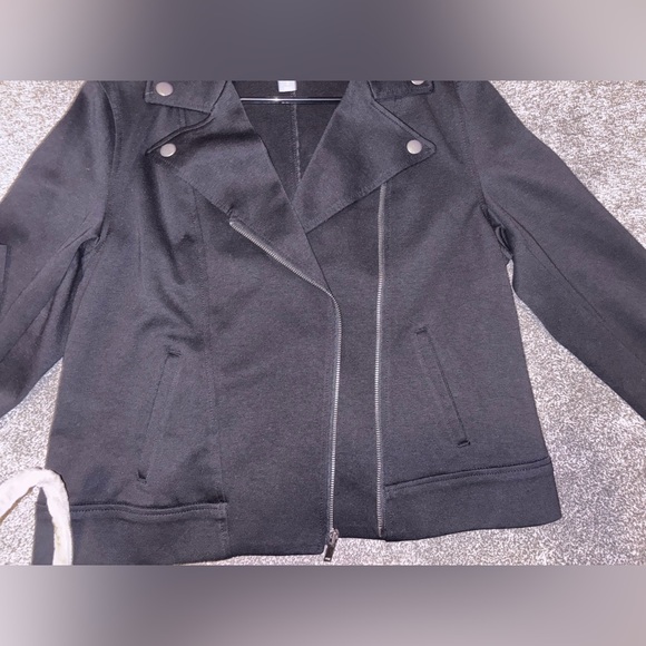 OLD NAVY | MOTO JACKET |
Black | Size: Large | - Picture 11 of 13